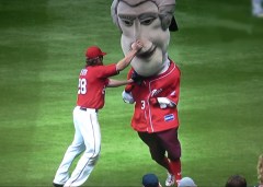 Jayson Werth interferes with the Nationals presidents race