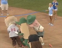 Great Mascot Race at the All Star Game - Teddy Roosevelt Milwaukee Sausage and Relish