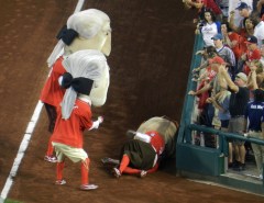 Nationals Presidents Race George Washington Hits Teddy Roosevelt - Photo by DaraStar