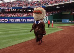 Racing President Teddy Roosevelt wins Washington Nationals Presidents Race